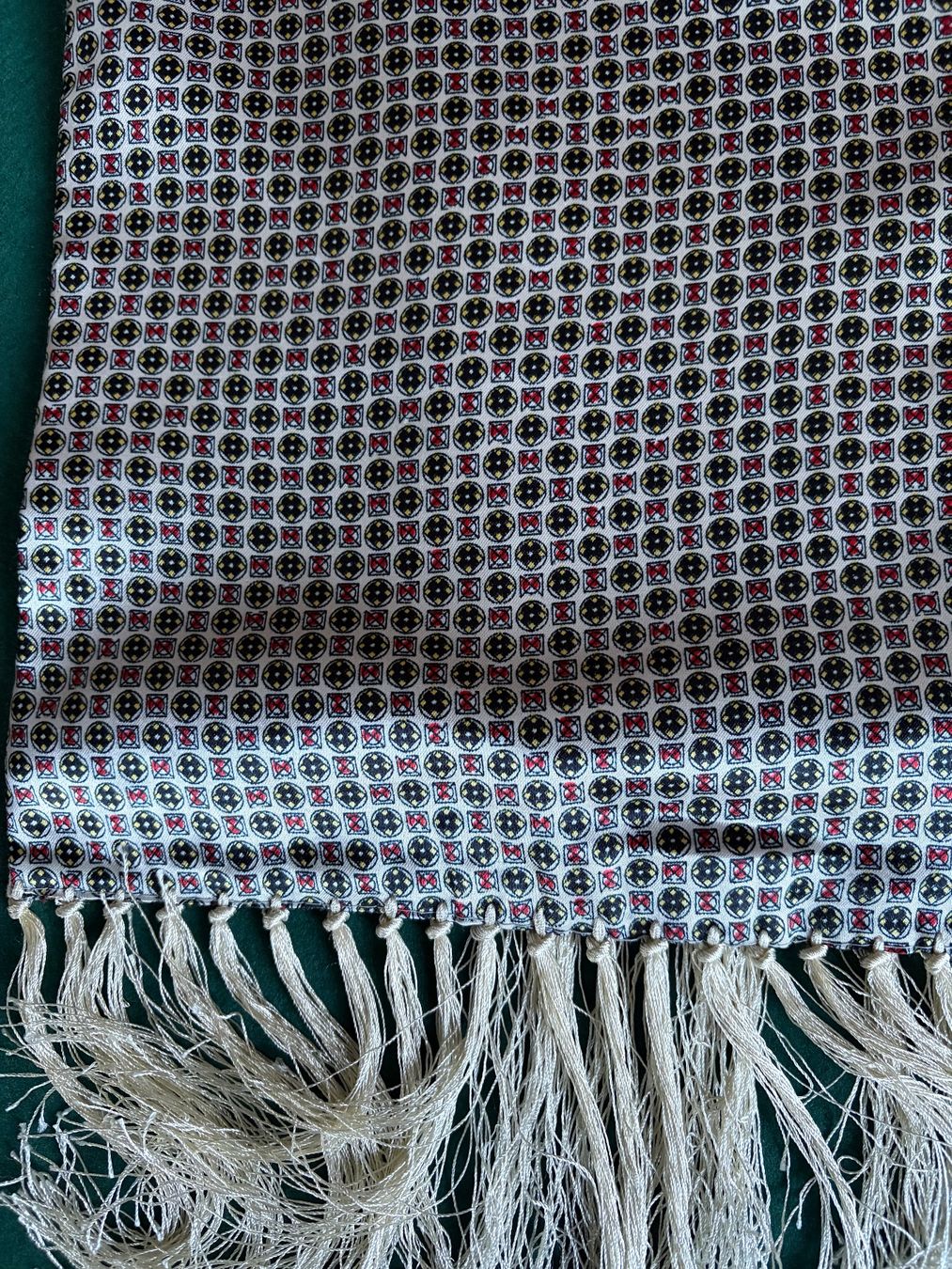 Foulard & Sciarpe: Eleganter doppelseitiger Schal  / Seide + Schurwolle/ – Usato da Interlaken venduto da Bona55 5