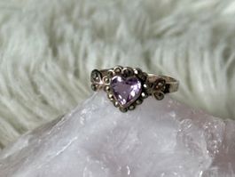 Vintage Silberring 925 mit Herz und lila Stein