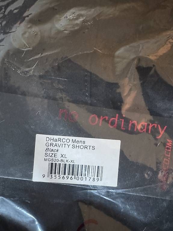 Pantaloni: Mens Gravity Shorts | Black Dharco – Usato da Cureglia venduto da hus_5f6l 2