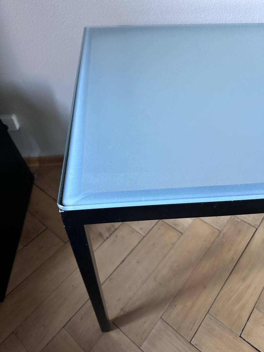 Tavoli: Metalltisch mit Glasplatte – Usato da Zürich venduto da vendidi 1