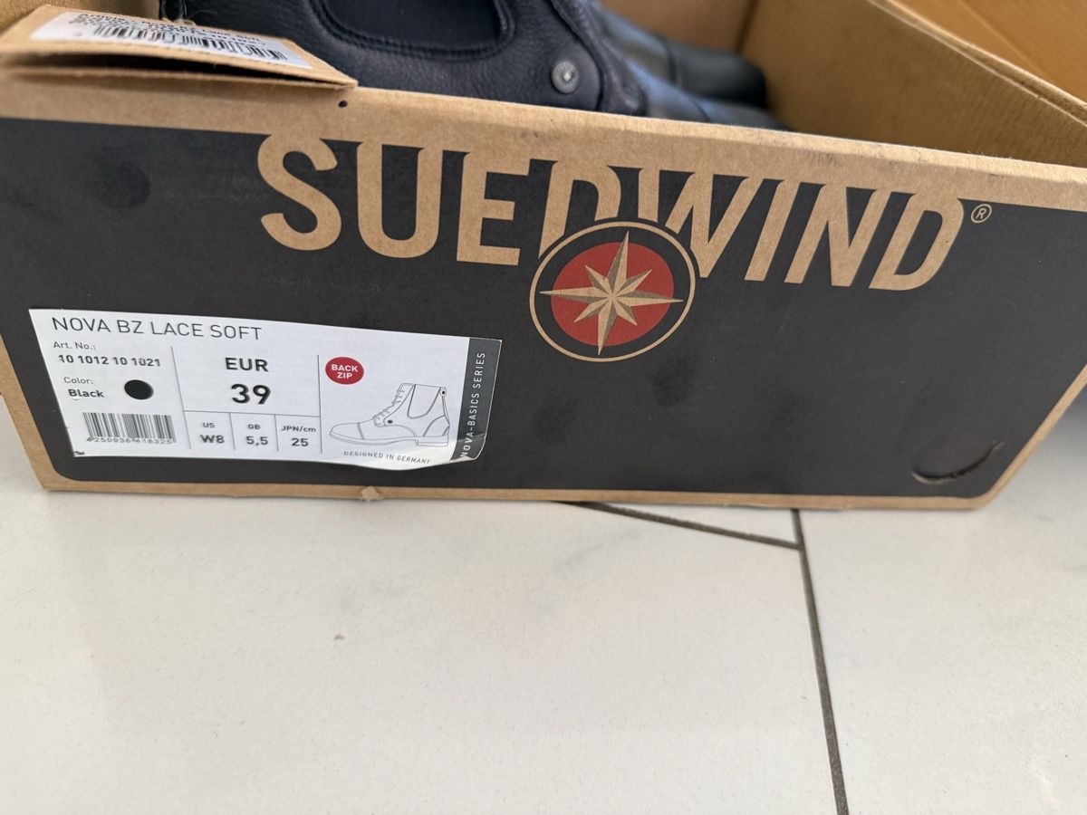Damenschuhe: Reitschuhe  – Neu und originalverpackt aus Lauwil von Picolla1 1