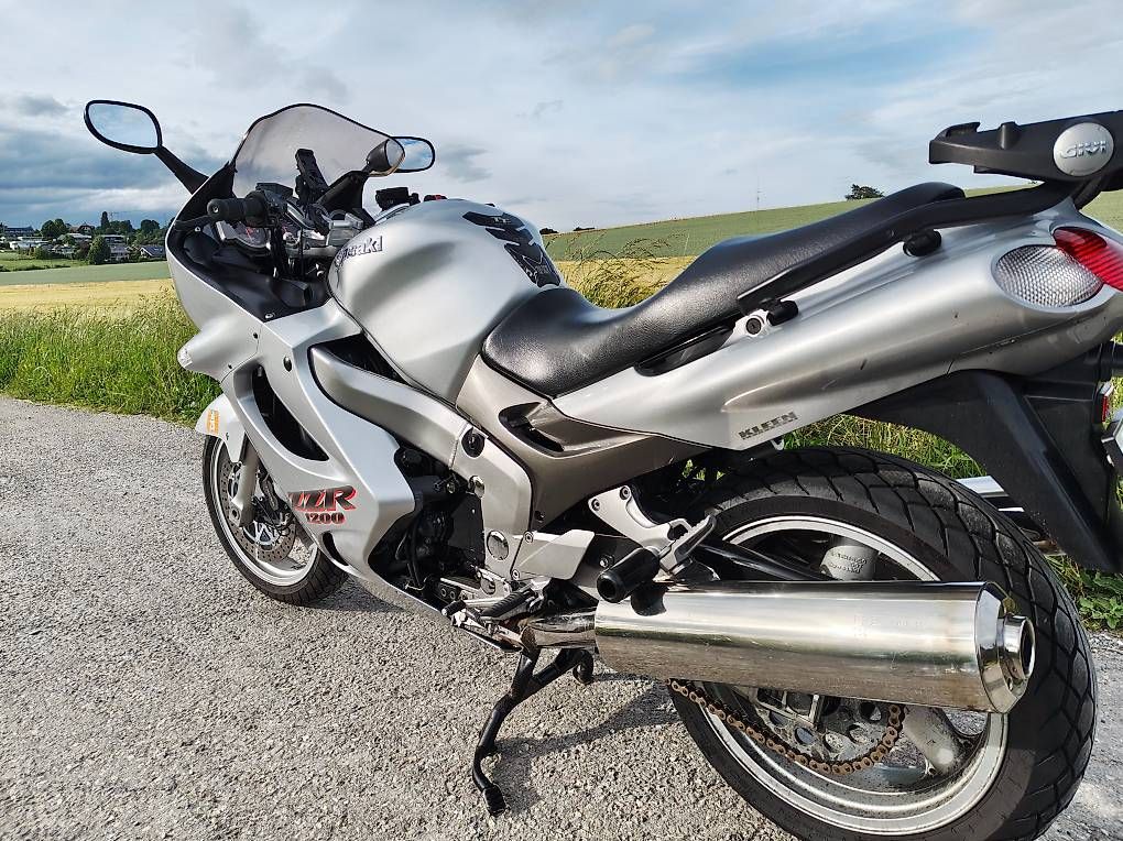 Kawasaki Strada: Kawasaki ZZ-R 1200 – Usato da Rüfenacht BE venduto da LFunCub 1