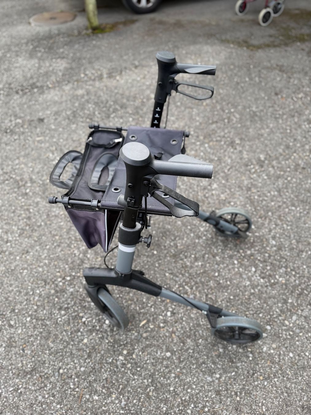 Gehhilfen: Top Zustand: Leichtgewicht Rollator 4 Rad – Gebraucht aus Roggwil /BE von elegance45