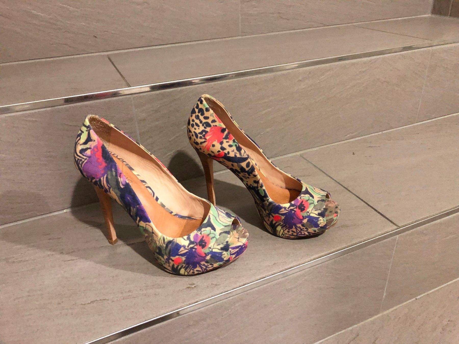 André Scarpe da donna: Damenstilettos Grösse 38 STUDIO pour André – Usato da Glattbrugg venduto da Ariel012