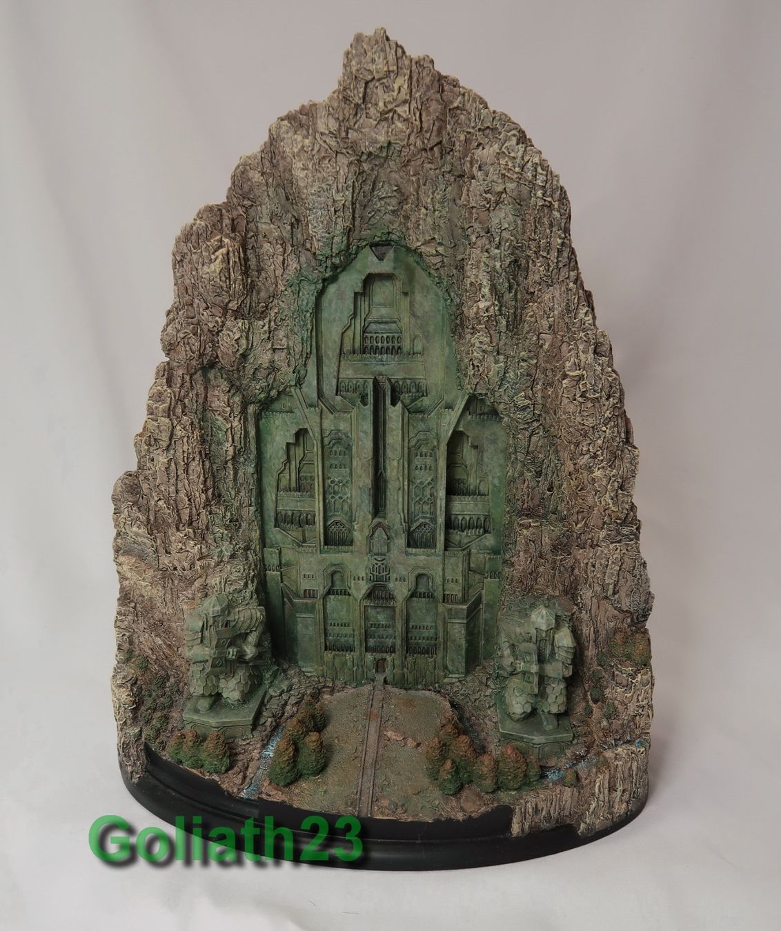 Statuette: Weta Workshop Front Gate To Erebor Environment The Hobbit – Usato da Flawil venduto da Goliath23