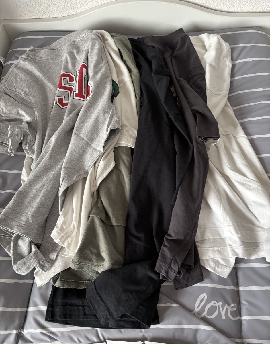T-Shirts: 6 Tshirts in Grösse L – Gebraucht aus Schleinikon von Jessica_Lutishi