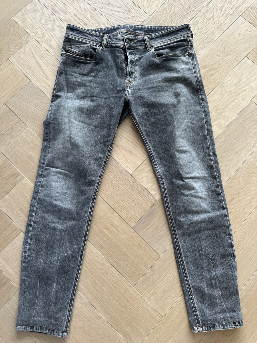 Diesel Jeans: Diesel Jeans (Grösse 34, grau) – Gebraucht aus Aarau von catalea