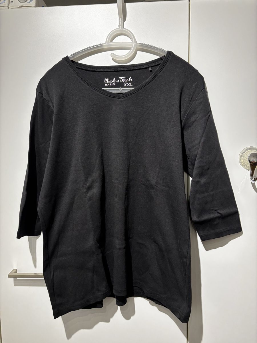 T-shirt: Schwarzes Charles Vogele Shirt, Basic, XXL – Usato da Baden venduto da peace_bluemli