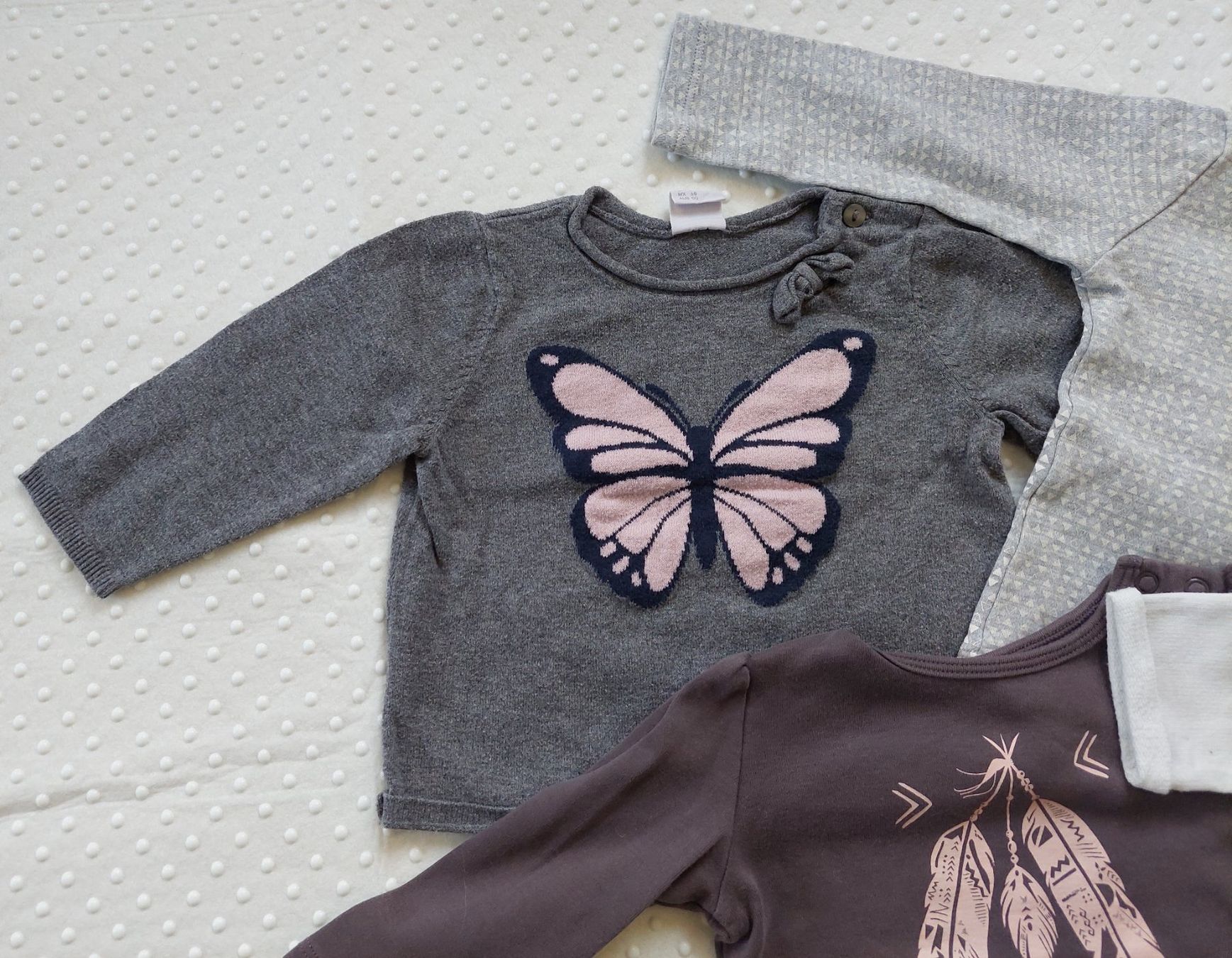Lotti & Set di vestiti: 4 süsse Mädchenpullover Grösse 62/68 – Usato da Gysenstein venduto da joshuas81 1
