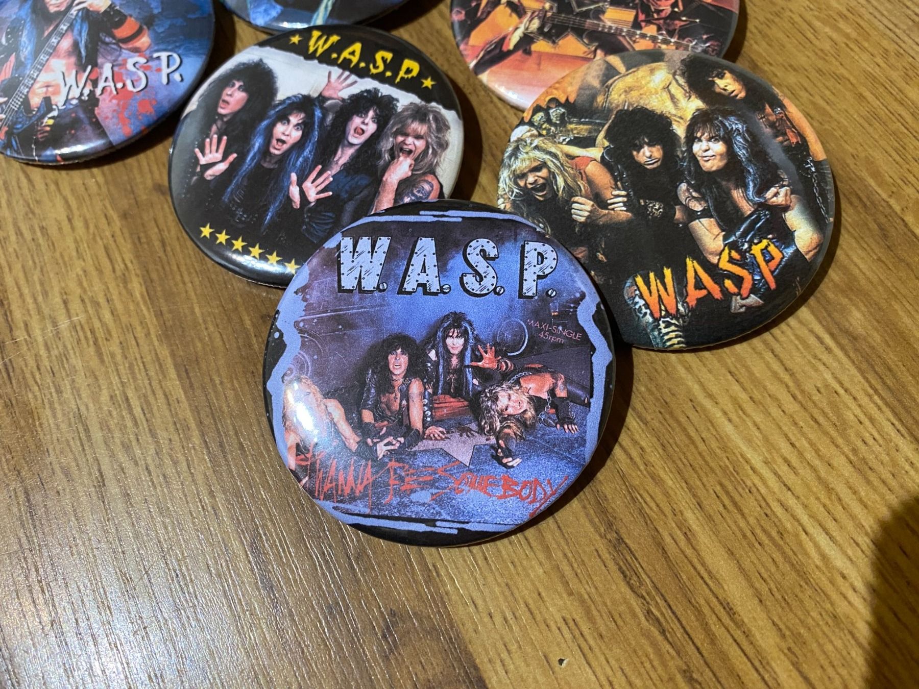 Plaketten & Abzeichen: WASP Ansteck Badges – Neu und originalverpackt aus Basel von FatCatPacksTheRatt 1