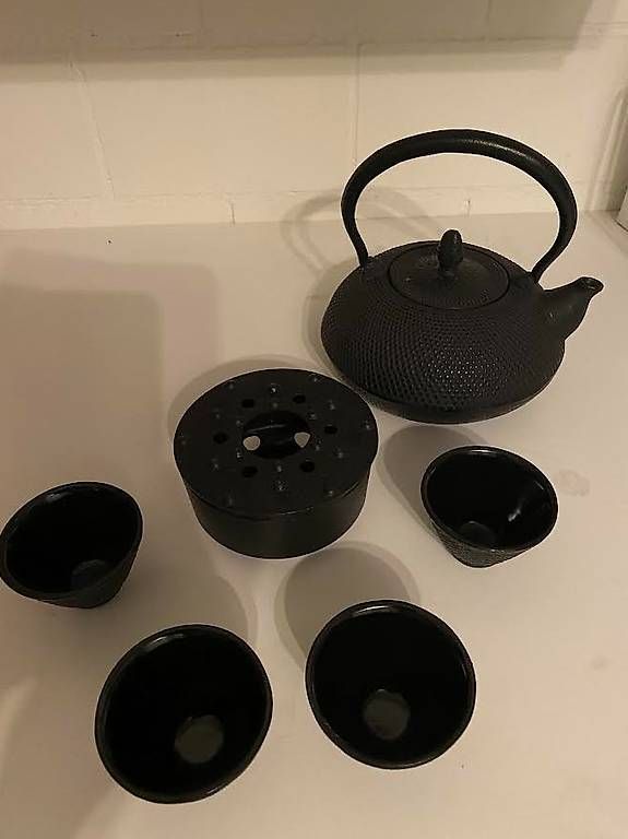 Manor Set di piatti: Asiatische Teekanne – Usato da Spreitenbach venduto da fmg_h5jj 1
