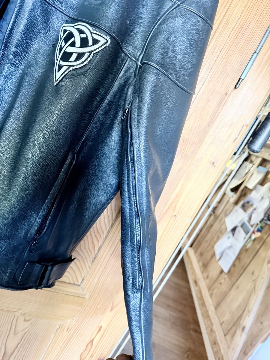 Triumph Giacche: Motorradjacke, Lederjacke, Triumph, Vollleder – Usato da Hersiwil venduto da IAKoB 6