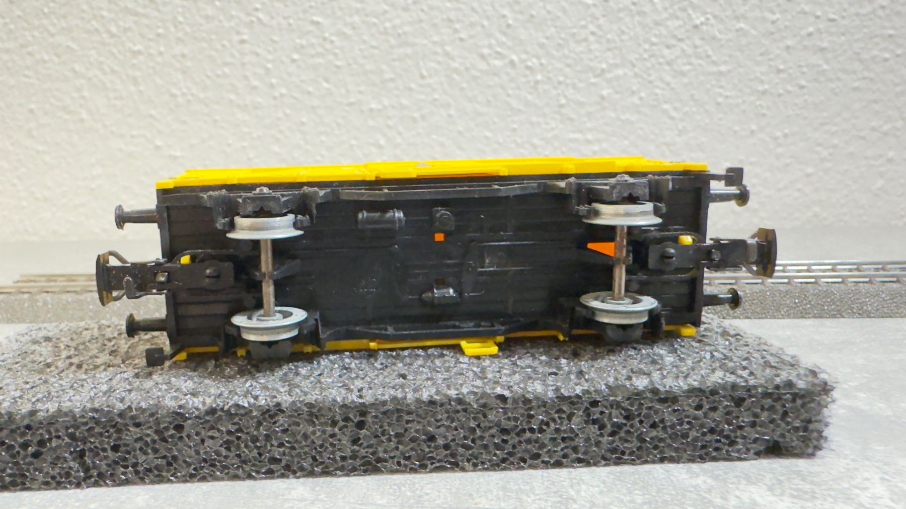 Märklin Modellini di ferrovie: Märklin Güterwagen "Ecuador Bananas" H0 / AC – Usato da Windlach venduto da Kelebra 7
