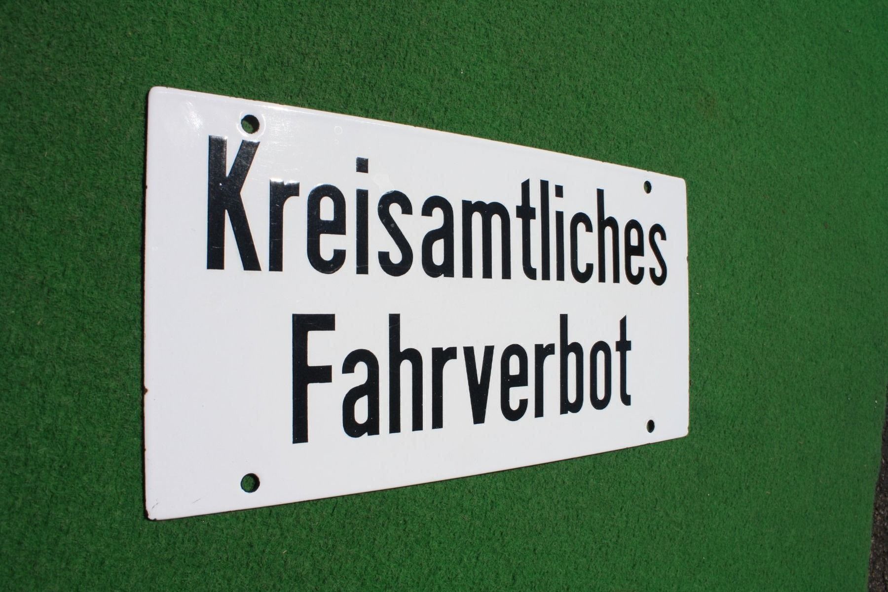 Schilder: Antikes Emaille Emailschild Fahrverbot Schild – Gebraucht aus Egnach von Cintegral