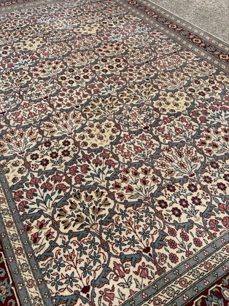 Teppiche: Hereke Teppich – Gebraucht aus Wängi von Tesimo 1