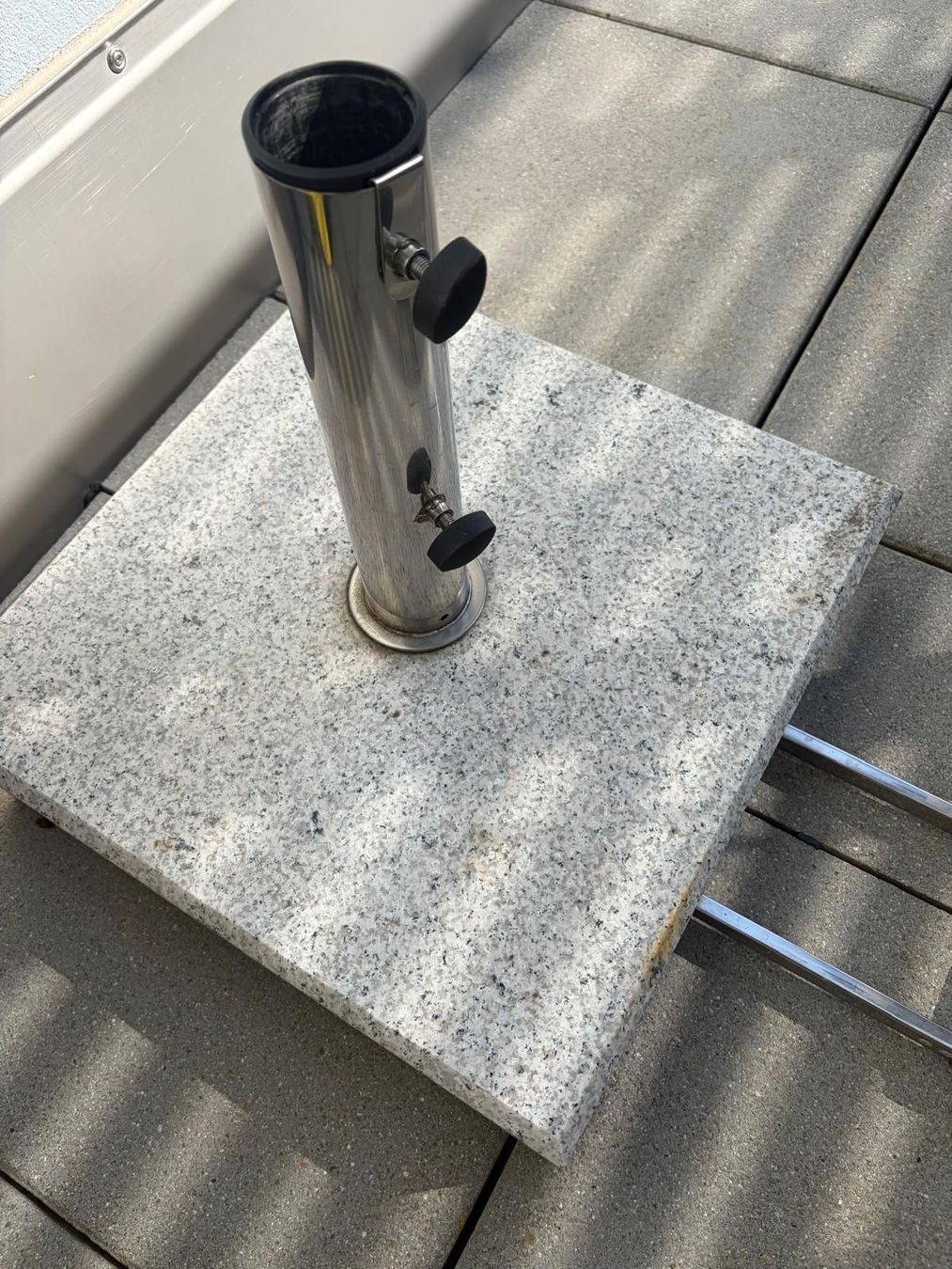 Altro: Sonnenschirmständer aus Granit mit Rollen  – Usato da Fällanden venduto da linkar84 2