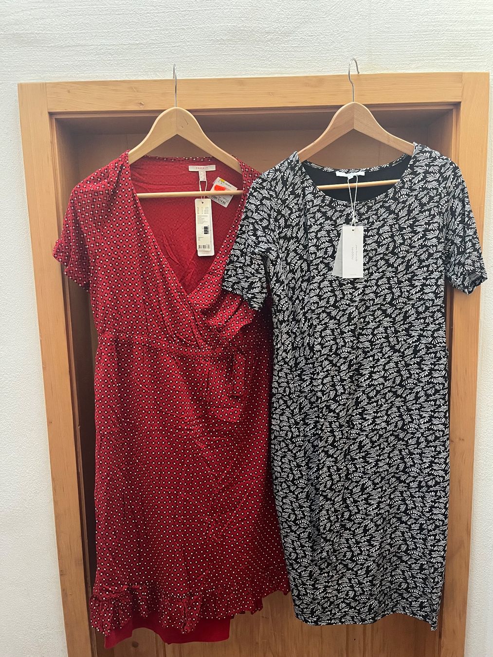 Esprit Lotti di vestiti: Umstands und Stillkleider 3 er Set Gr. 38 – Nuovo e nell'imballaggio originale da Adelboden venduto da cheeschessi
