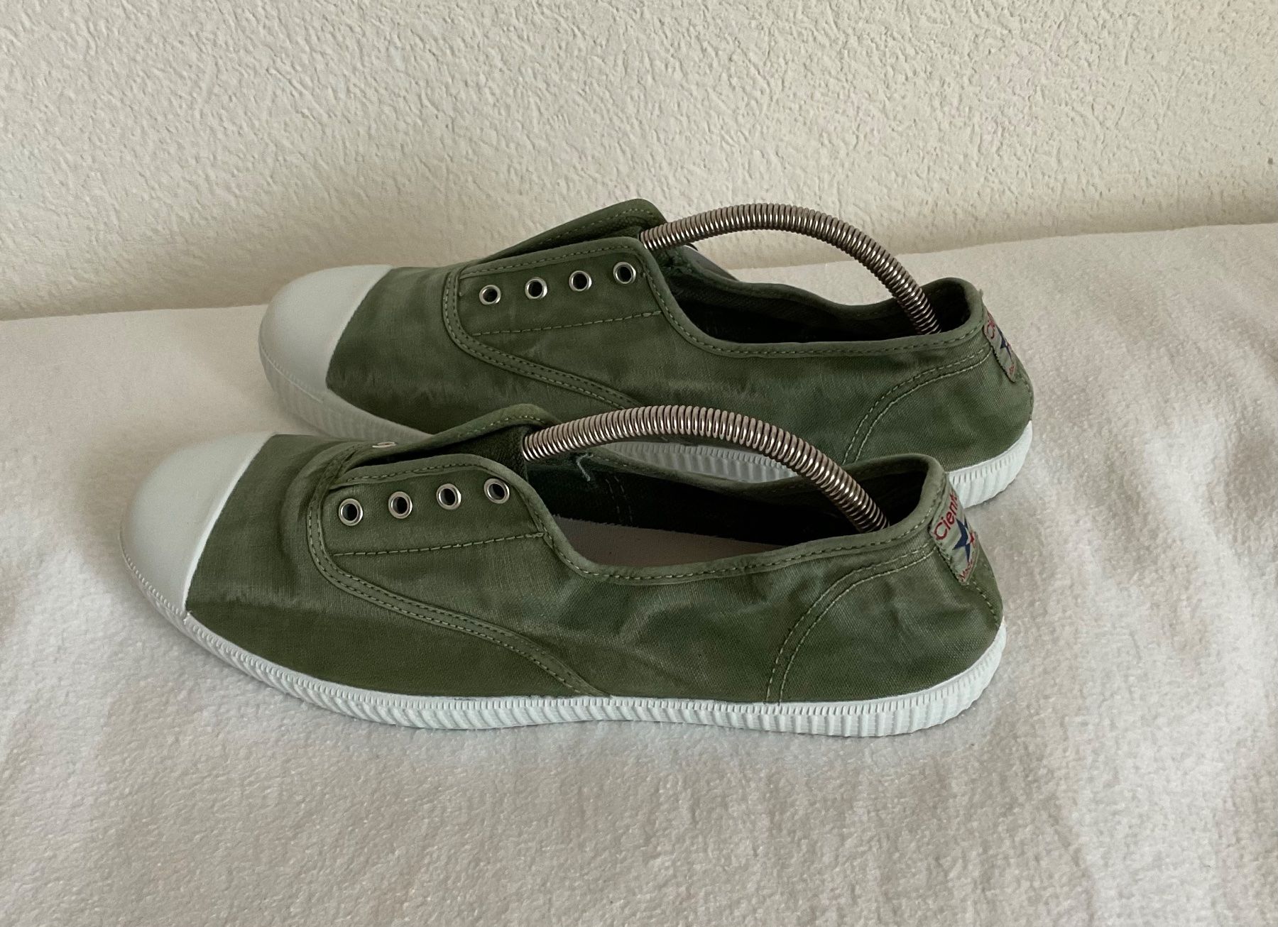 Scarpe da uomo: Cienta : baskets vert effet délavé – Nuovo (secondo la descrizione) da Corseaux venduto da Mililaforet75