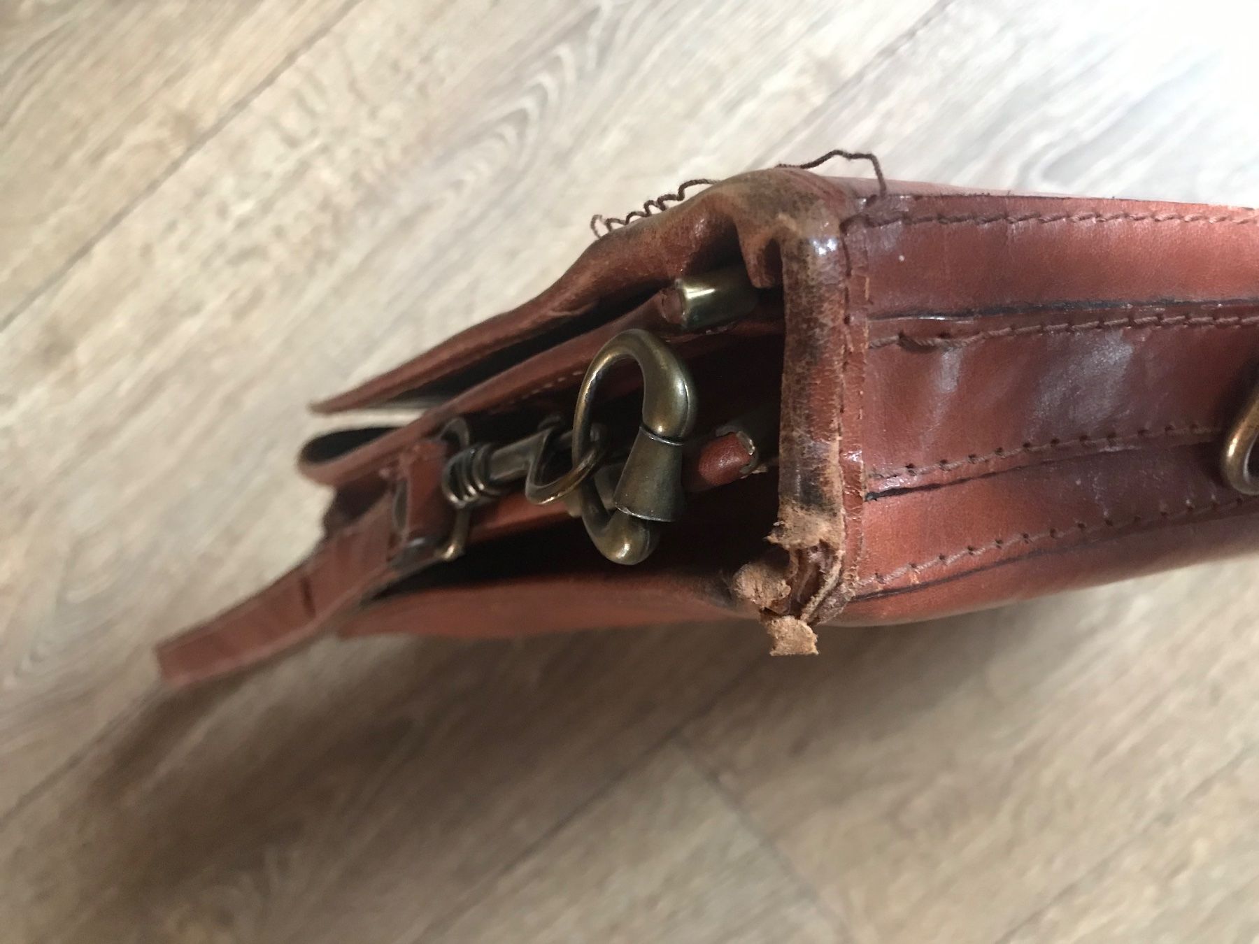 Valigie & Borse: I ponti porte-document vintage en cuir – Difettoso da Grimisuat venduto da eliseba88 9