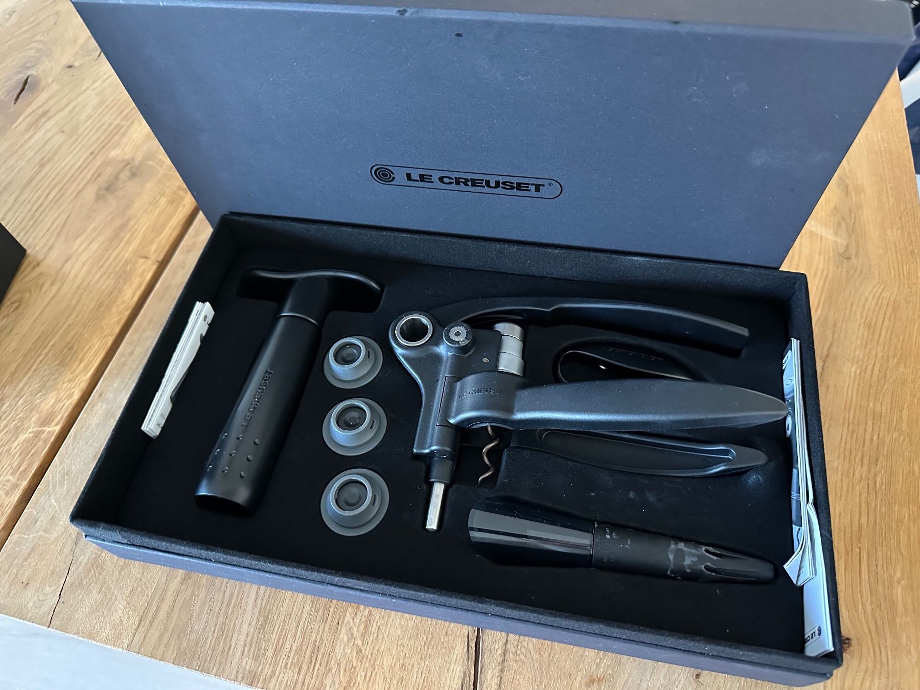 Küchengeräte: Le creuset Wein-Set NEU UNGEBRAUCHT – Neu (gemäss Beschreibung) aus Herrliberg von mykee5 1