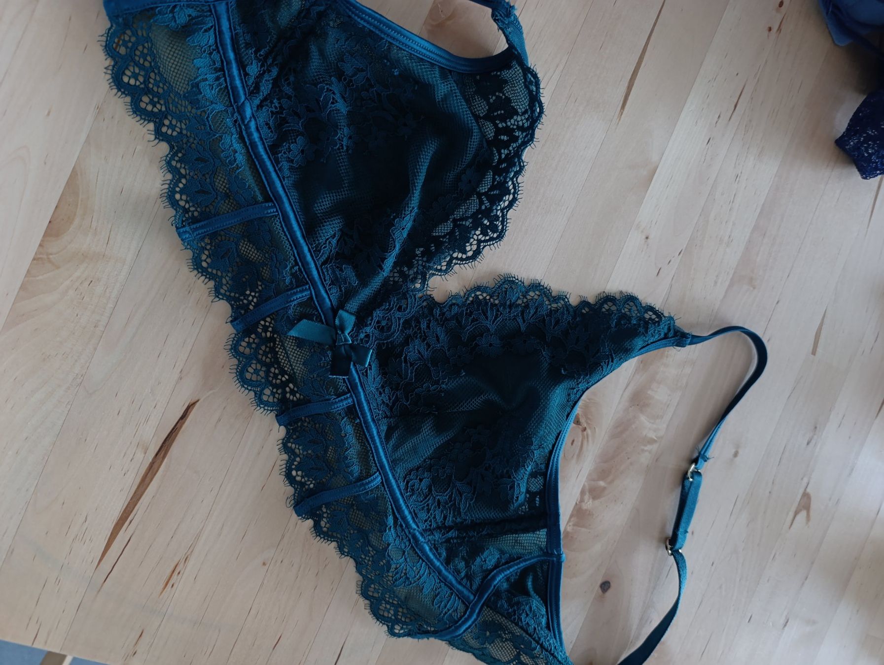 H&M Altra biancheria intima: Bralettes et triangle dentelle 85b – Nuovo (secondo la descrizione) da Fribourg venduto da del_hp6t 2