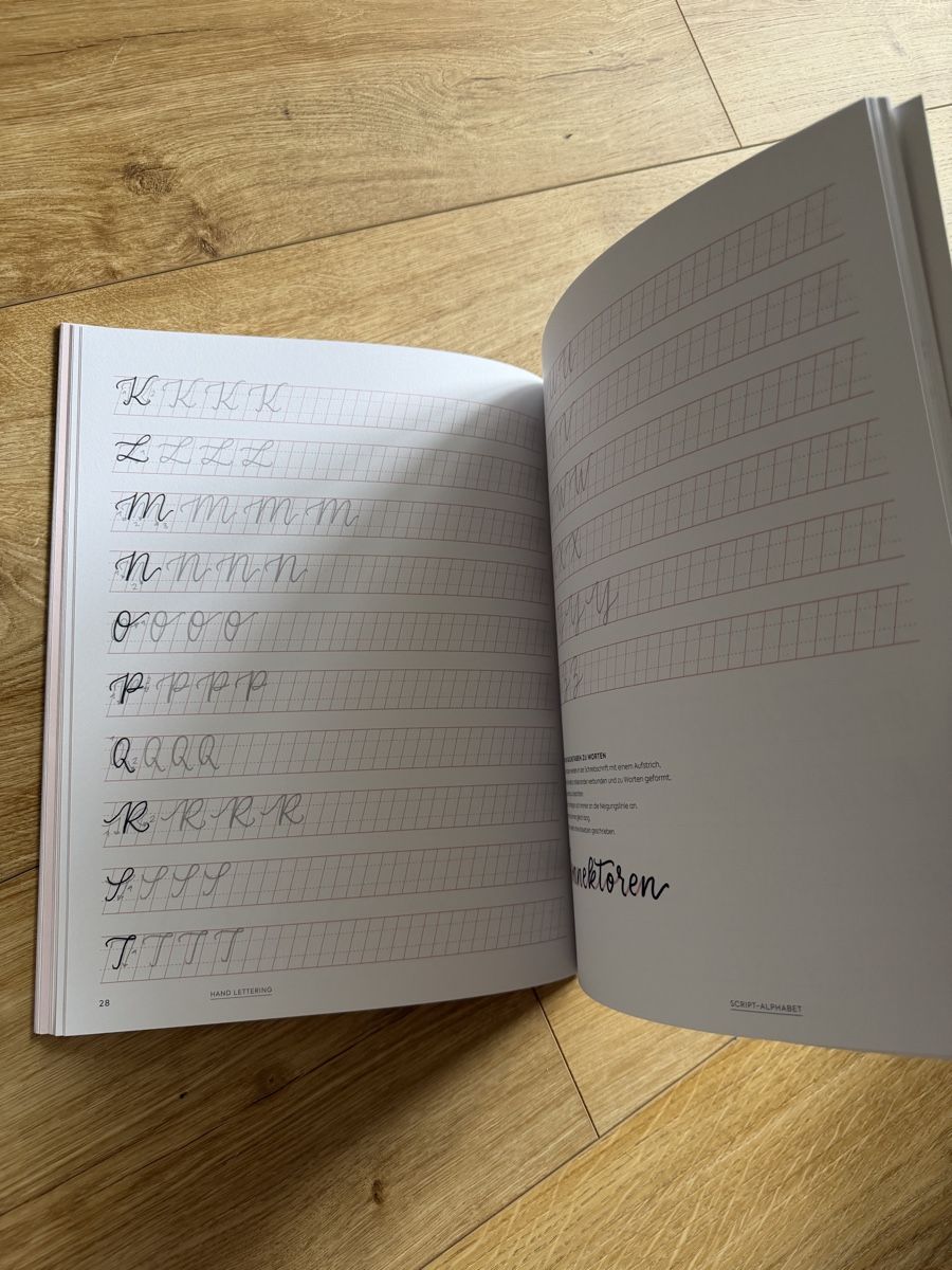 Libri: Handlettering Buch und Papier NEU – Nuovo e nell'imballaggio originale da Schübelbach venduto da Sambodscha 7