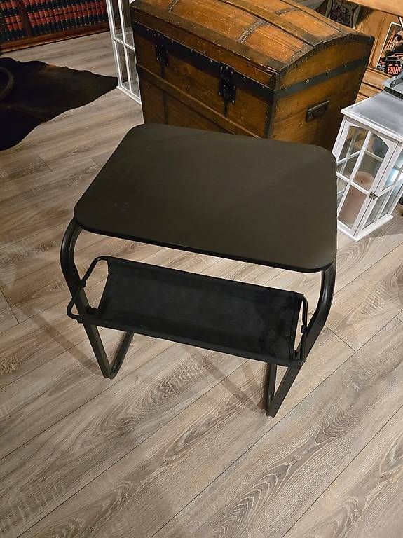 Tables: Table d'appoint  – D'occasion à Billens par nad_rw9f