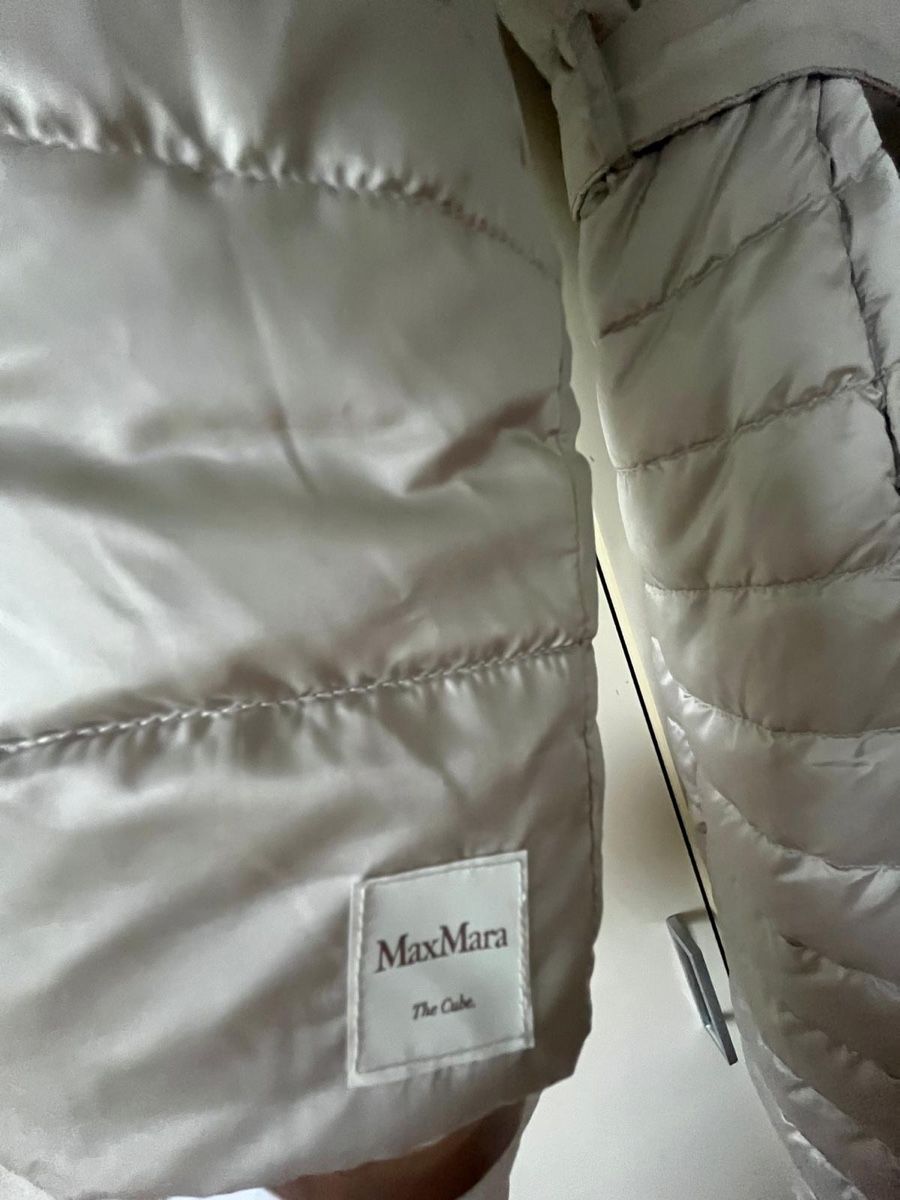 Max Mara Cappotti: Max Mara Daunenmantel – Nuovo (secondo la descrizione) da Küssnacht am Rigi venduto da ric_27vw 1