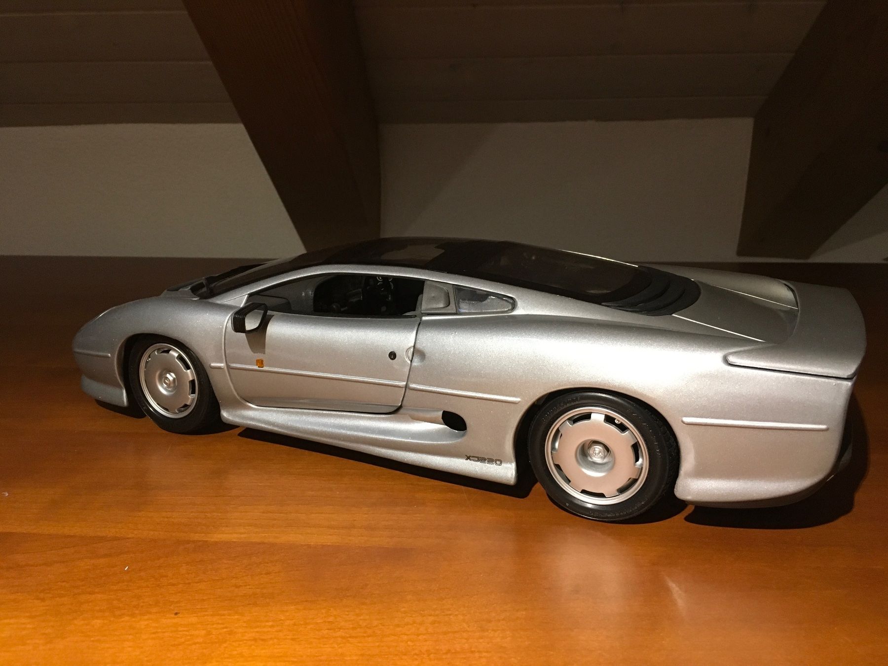 Jaguar Modellini d'auto: Jaguar XJ220 — 1/12 – Usato da Wohlen AG venduto da PrivatSammlung 7