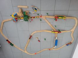 Brio Bahn Bahnhof Zugbrücke Kran Tunnel Tiere MA div Züge