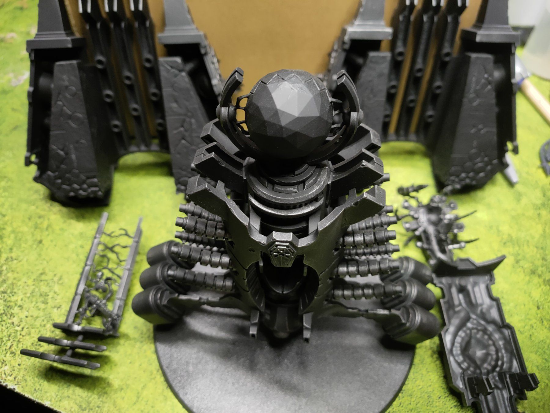 Kit di modellismo & Modellini statici: Necrons Monolith Warhammer 40k – Nuovo (secondo la descrizione) da Baden venduto da Araneus 1