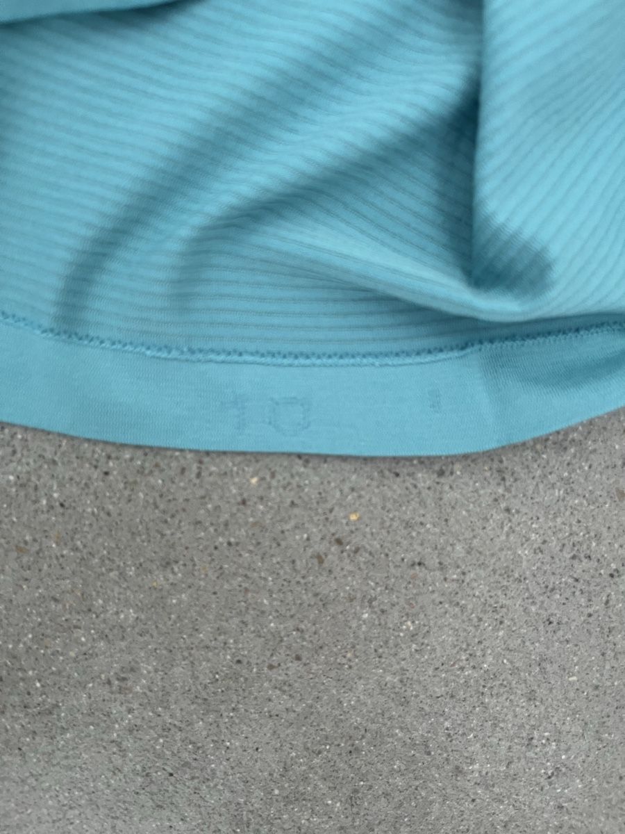Lululemon T-shirt: Lululemon Shirt Gr. 10 – Usato da Dottikon venduto da kat_jk9m 1