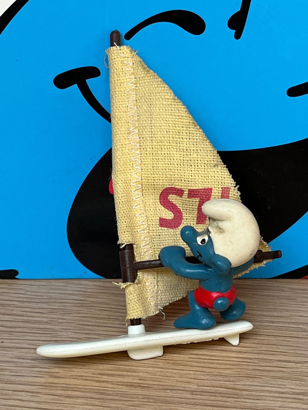 Schleich Figuren: Windsurfer-Schlumpf – Gebraucht aus Lyss von Duckszone