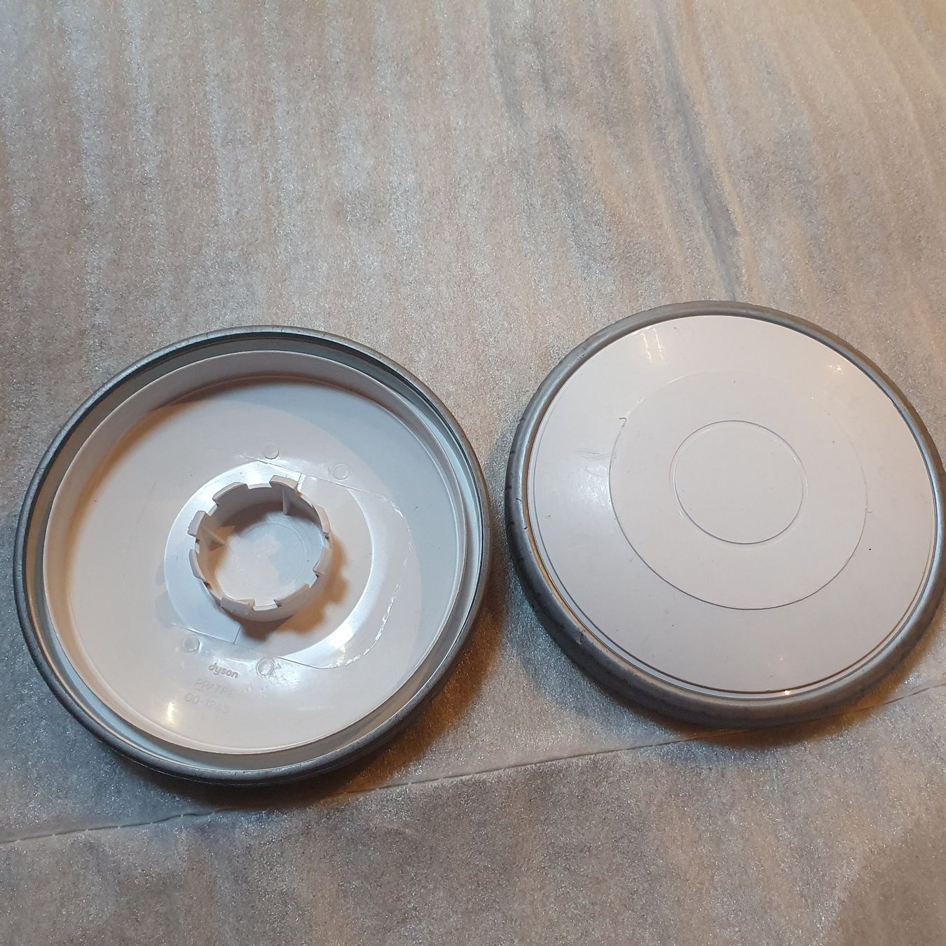 Dyson Aspirapolveri & Accessori: Roue compatible Dyson DC 08, 19, 20 – Usato da Prilly venduto da RoDyRe 1