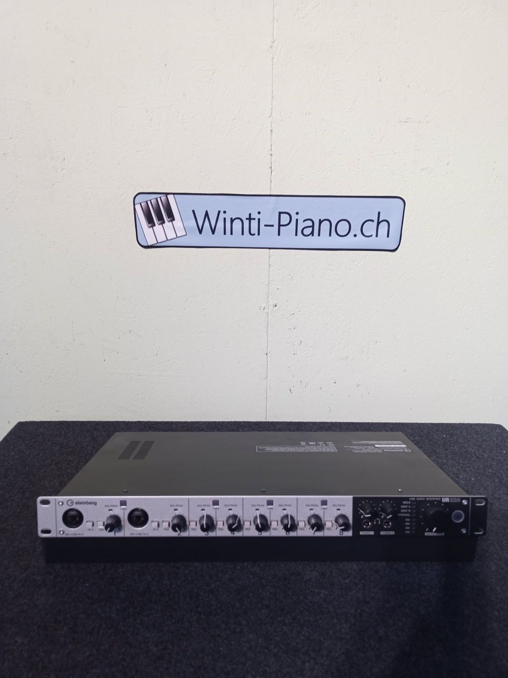 Attrezzatura per studi di registrazione: Steinberg UR824 Audio Interface Soundkarte USB – Usato da Winterthur venduto da Winti-Piano