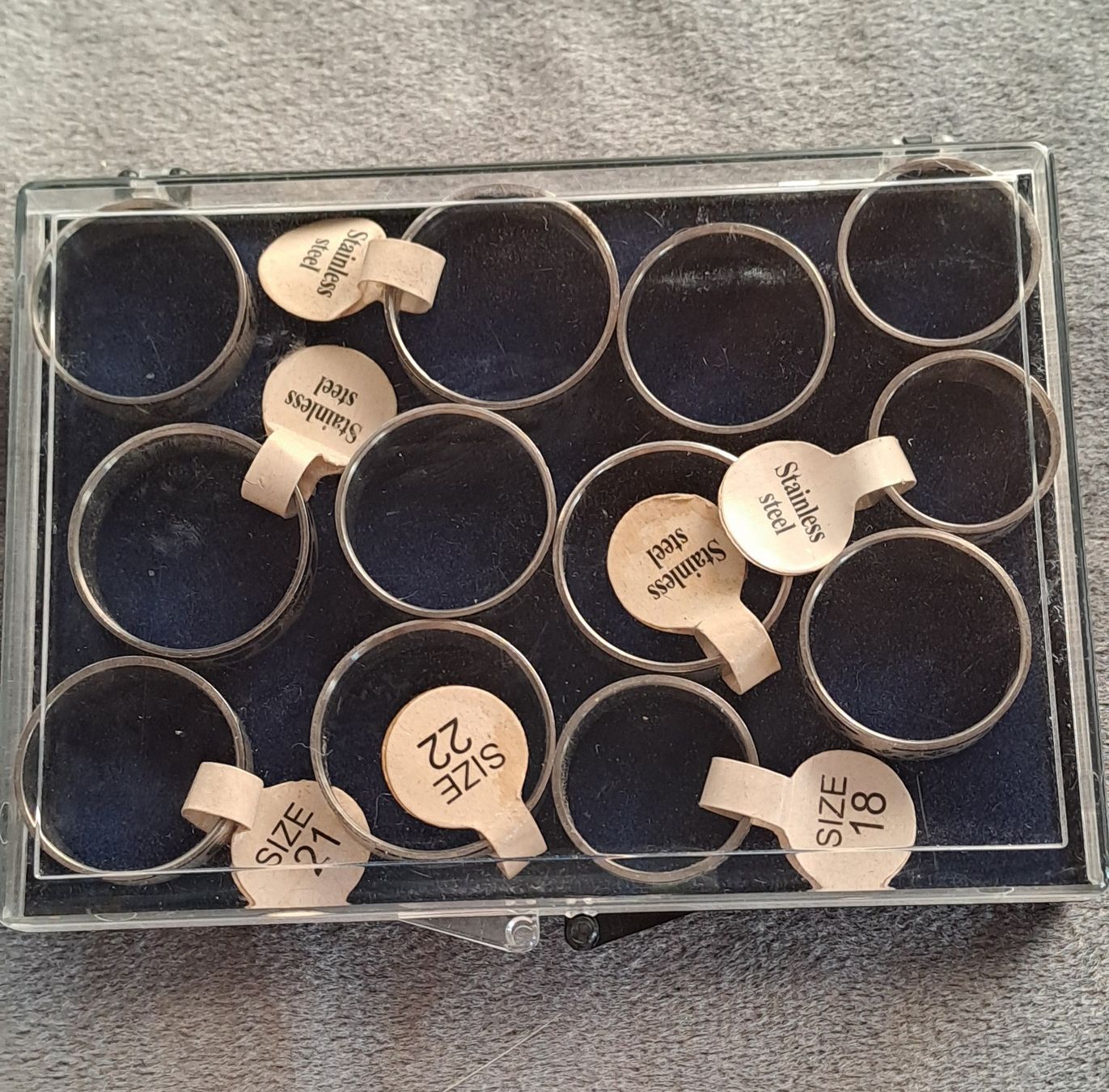 Autres bijoux: Restposten Ringe "Steinless steel" – Neuf (Voir description) à Sulgen par Bmabi 1