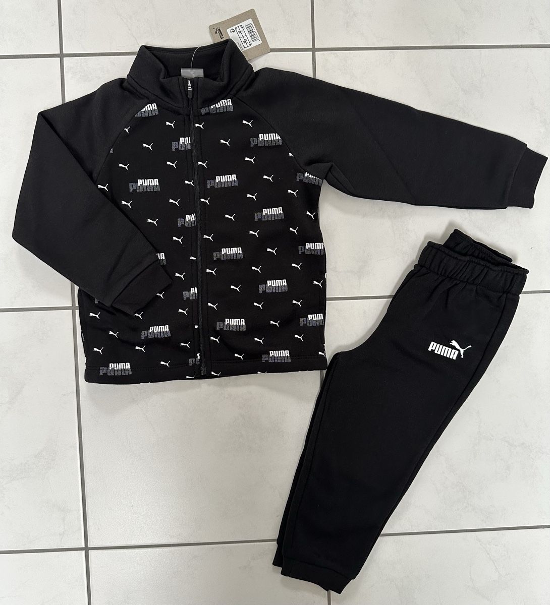 Puma Completi: Puma Trainingsanzug / Grösse 98 - NEU – Nuovo e nell'imballaggio originale da Wynau venduto da marif23