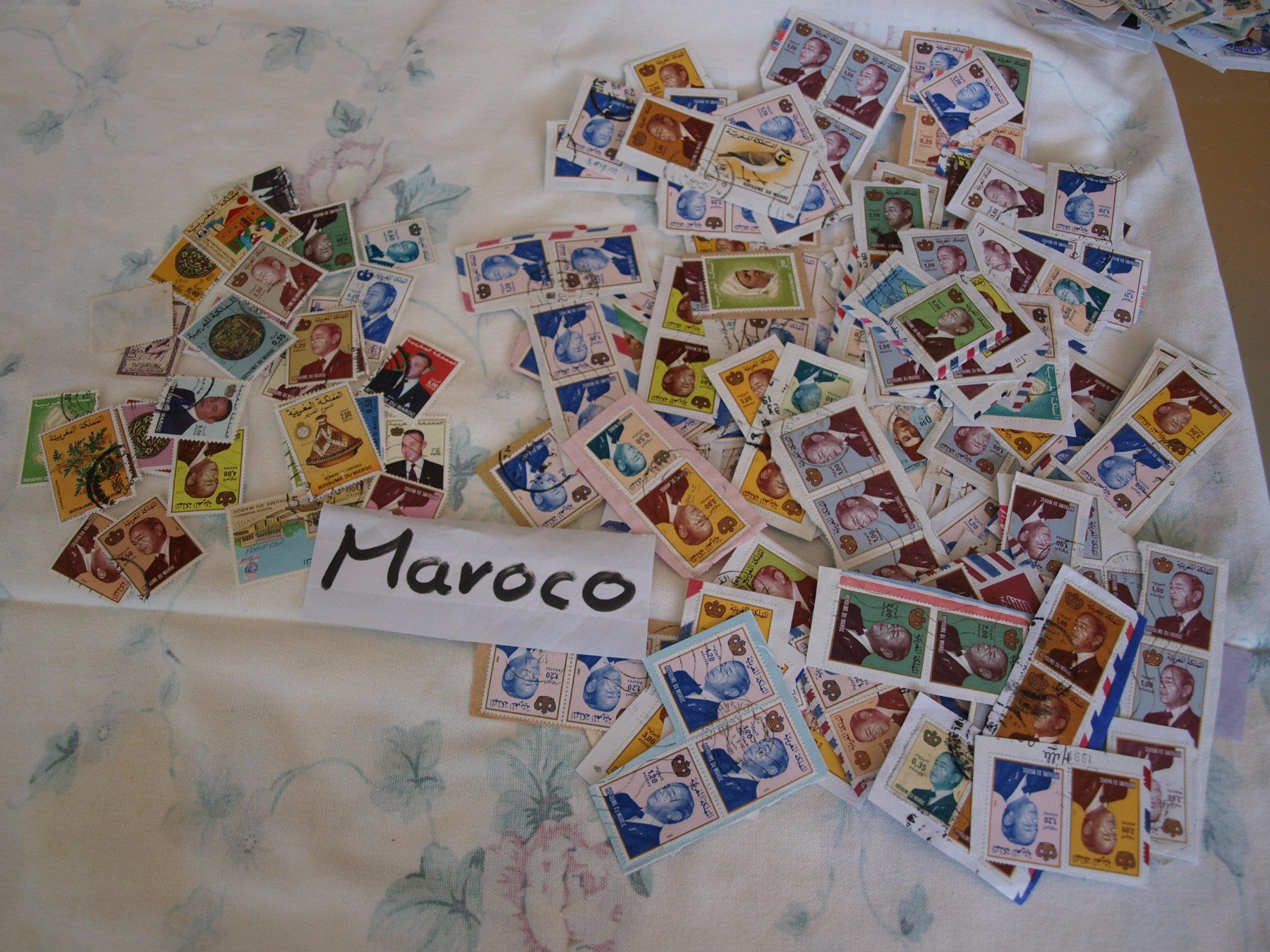 Alle Briefmarken: Maroco  ca 100 Marken . mit Papier + Abgelöst – Gebraucht aus Aarau von Marcele0