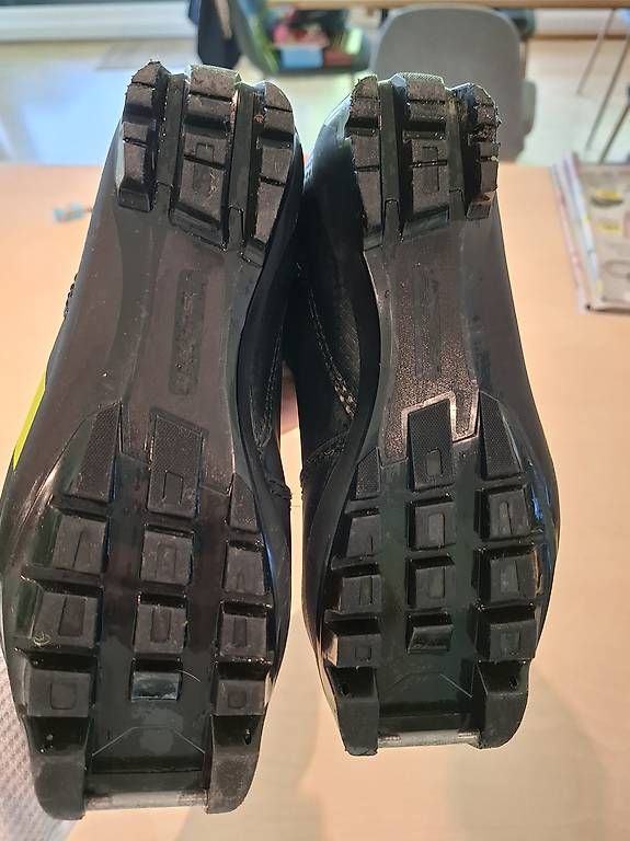 Fischer Scarpe per ragazzi: Fischer XJ Sprint Langlaufschuhe Gr. 32 – Usato da Männedorf venduto da Einhornmama 1