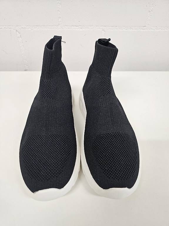 Scarpe da donna: NEU Sneakers Schlupf schwarz Gr. 38 – Usato da Luzern venduto da Donky_king 3