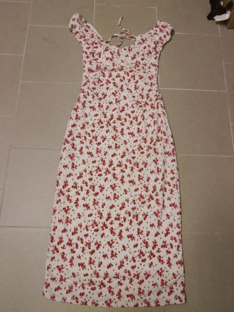 Sommerkleid mit roten Rosen, Grösse L, leicht und luftig