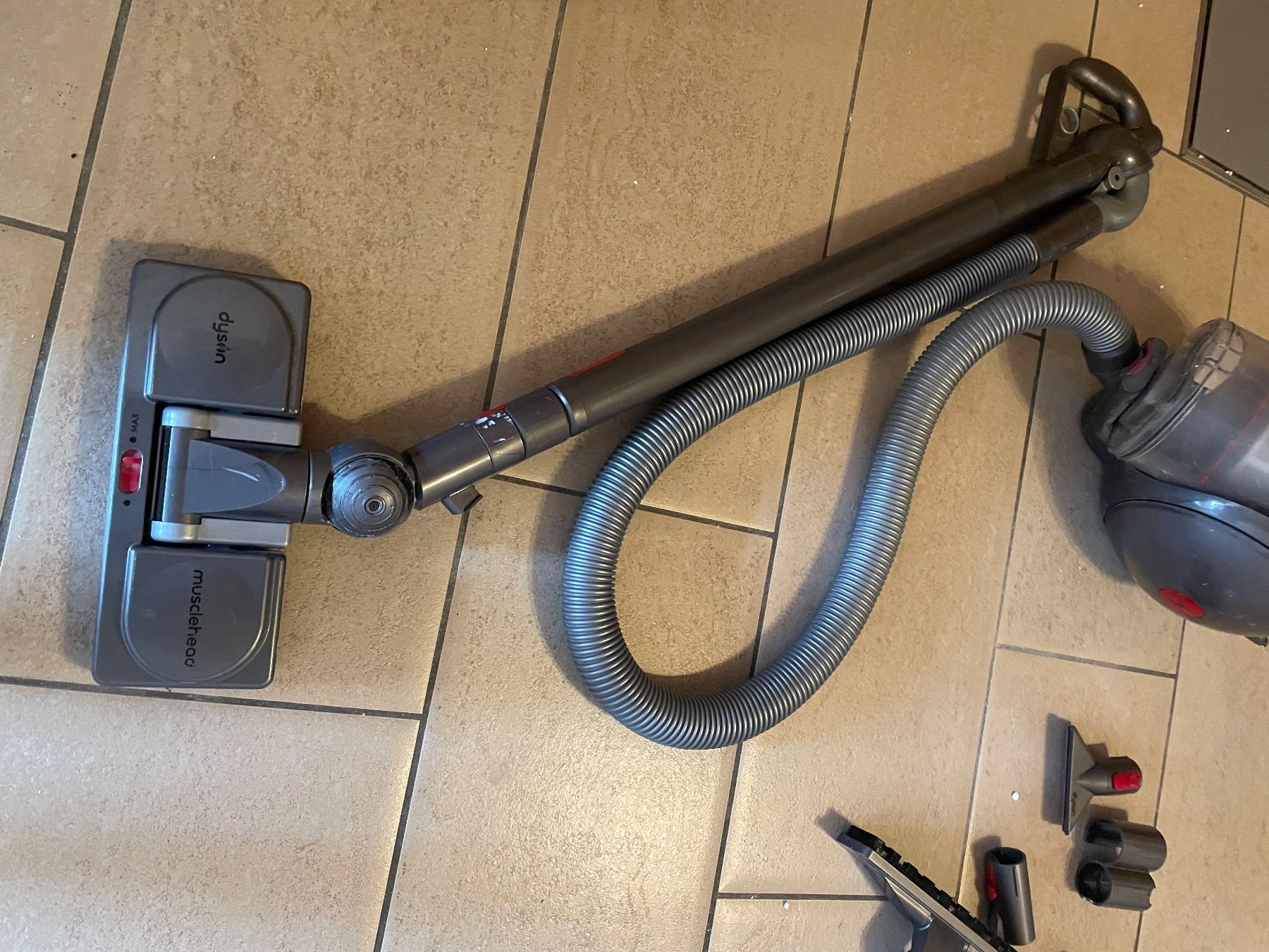 Dyson Aspirateurs & Accessoires: Dyson Staubsauger – Défectueux à Gebenstorf par mo06 1