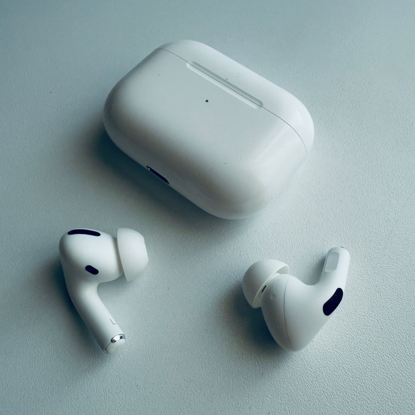 Apple Cuffie: Original Apple AirPods Pro 1 Gen. mit Wireless Case – Usato da Basel venduto da MY.AIRPODS.SHOP 3