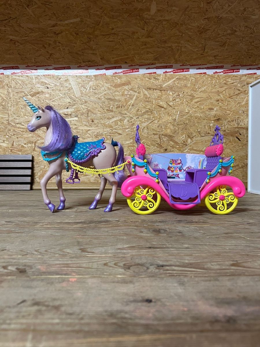Spielzeuge: Barbie Kutsche und Pferd. – Gebraucht aus Farnern von Nalanik