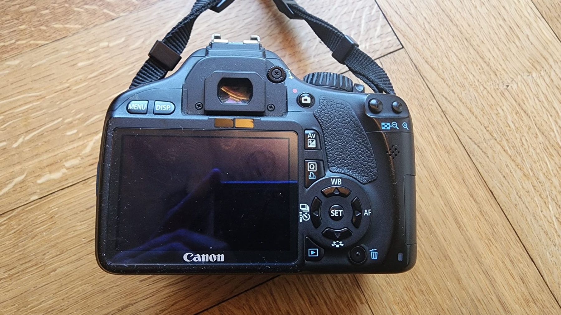 Canon Fotocamera: Canon EOS 550D inkl. Objektiv – Usato da Basel venduto da Mauck93 3