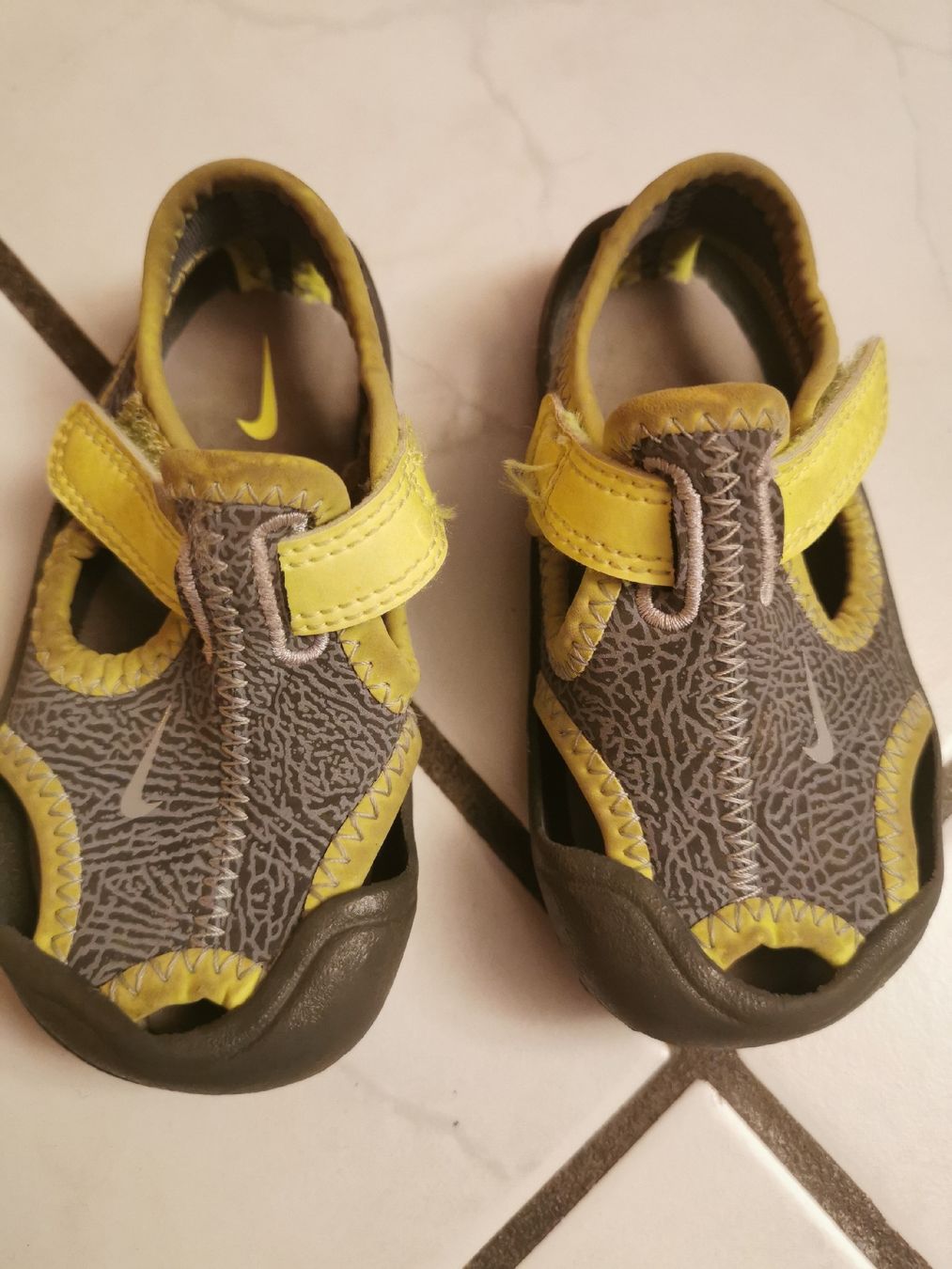 Nike Scarpe per ragazzi: Nike Wassersandalen 19/ 20 – Usato da Worb venduto da Quiet21