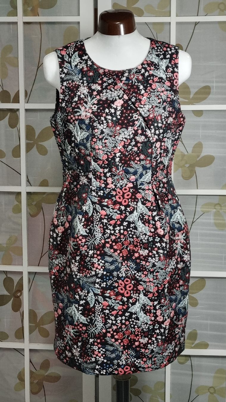 H&M Vestiti: Brokatkleid Gr. 38 Blumenmuster ärmellos – Usato da Effretikon venduto da lenalisa63 3