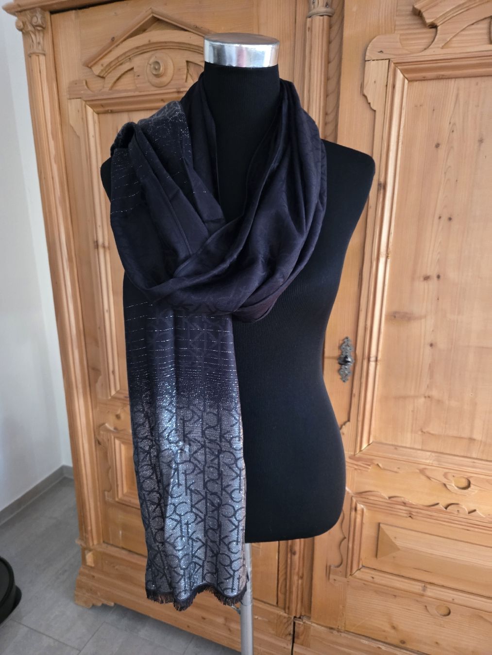 Calvin Klein Foulard & Sciarpe: schöner Schal, Calvin Klein – Nuovo (secondo la descrizione) da Wiesendangen venduto da Sinhuk