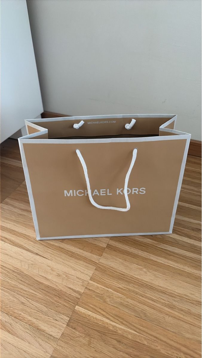 Michael Kors Borse: Michael Kors Papiertragetasche - guter Zustand – Usato da Zürich venduto da 123undesistdeins