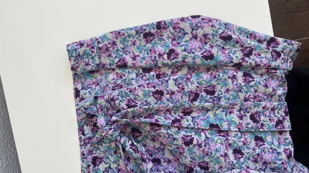 Gonne: Rock mit Blumenmuster und Schnürung – Nuovo (secondo la descrizione) da Wermatswil venduto da Jara.a.s 2
